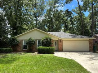 194 Oakwood Dr, Mandeville, LA 70448