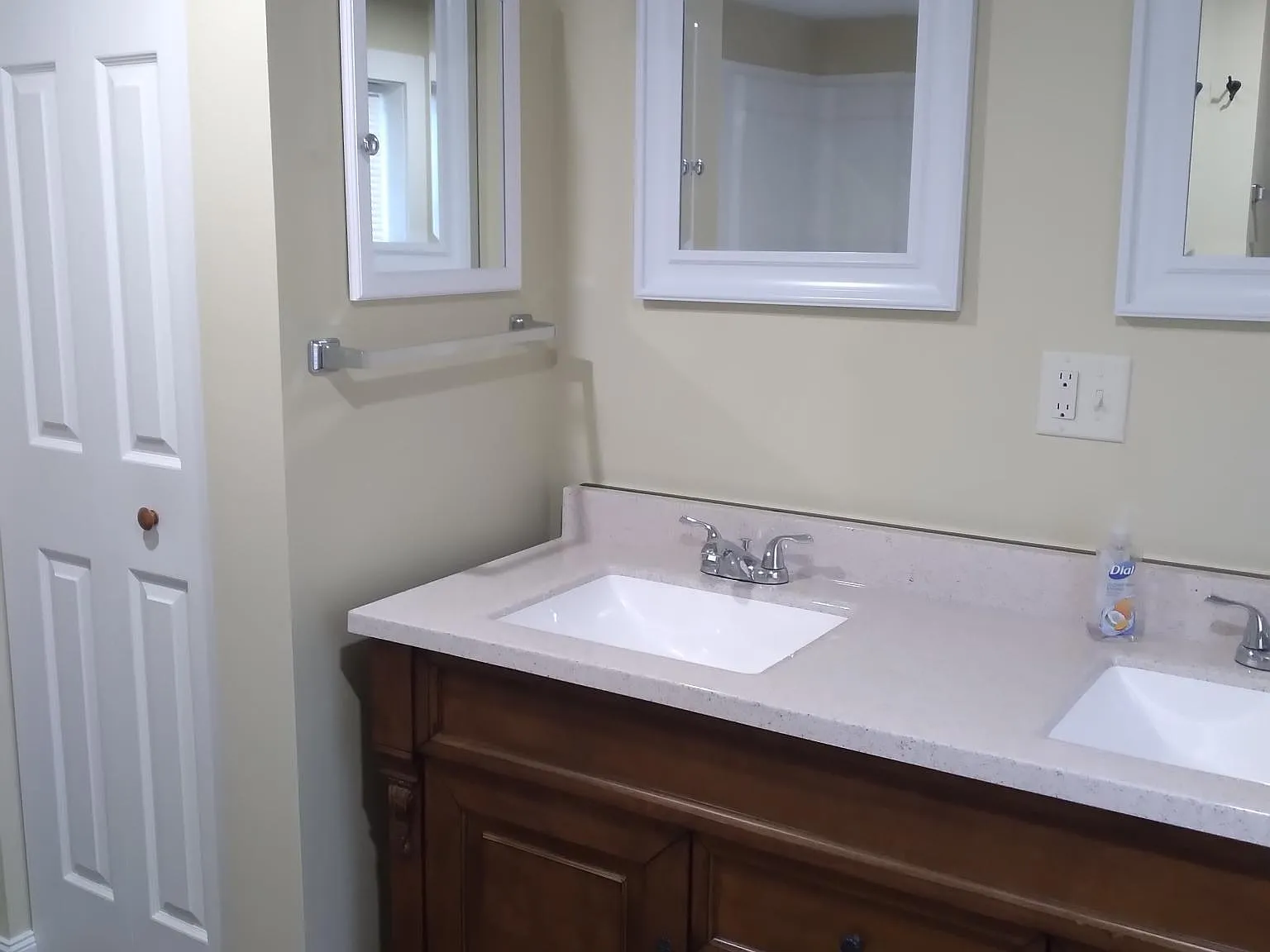 2 bed, 1200 sqft, $975 — Photo 2
