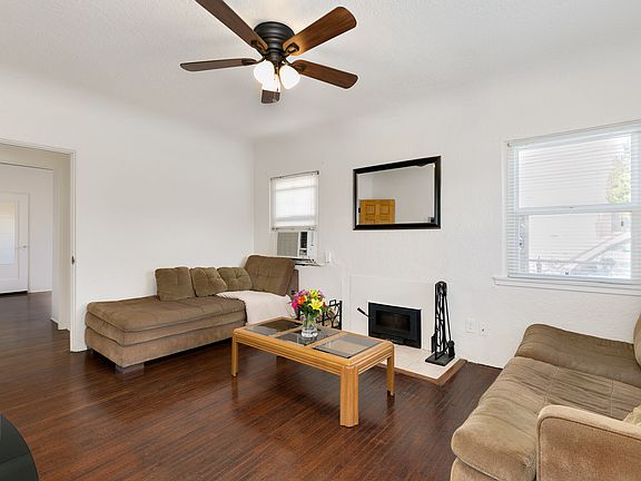 3rd image of 4362 33rd St