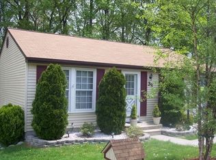 33 Freedom Ct, Baltimore, MD 21220
