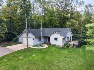 8308 Ridgeway Rd, Petoskey, MI 49770