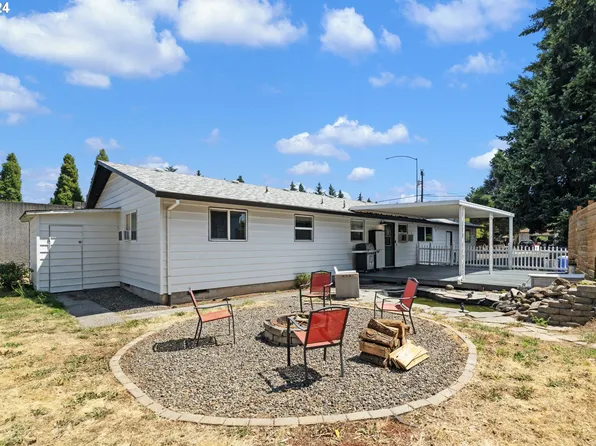 8711 SE Jannsen Rd, Clackamas, OR 97015