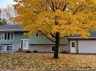 56 Nelson Dr, Silver Bay, MN 55614