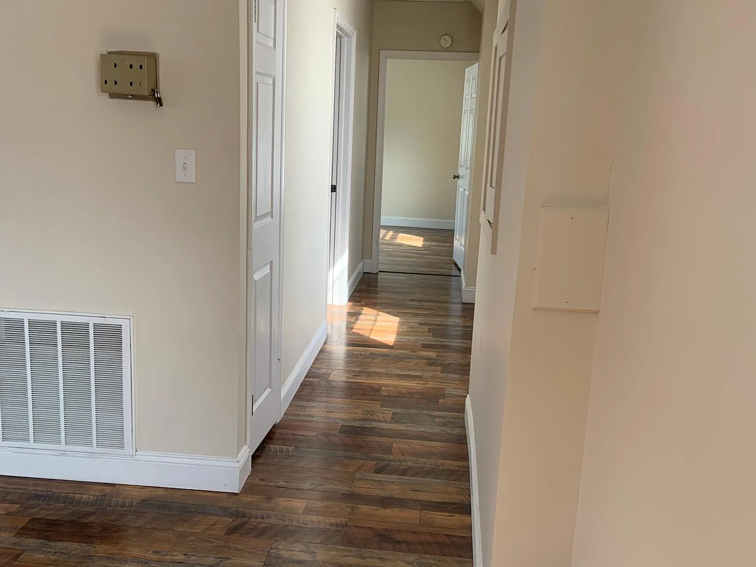 2 bed, 1000 sqft, $1,300 — Photo 1