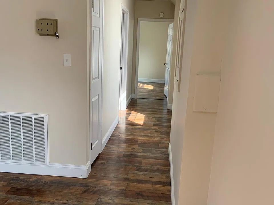 387 High St #8