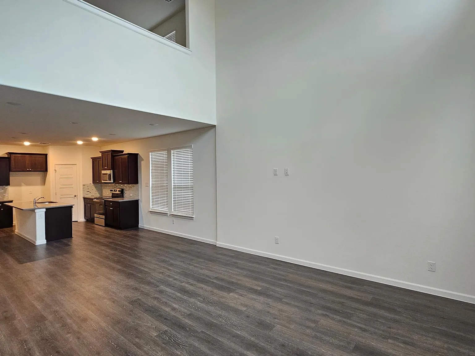 5 bed, 2779 sqft, $3,000 — Photo 3