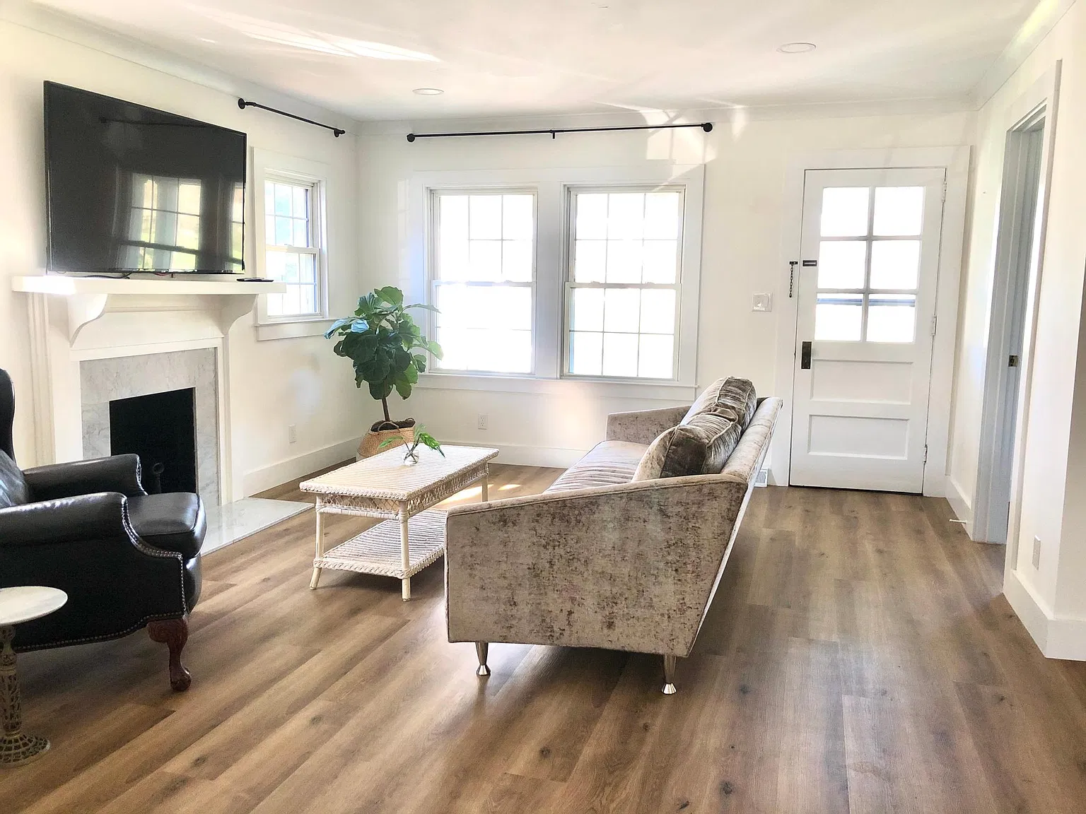 2055 S Point Rd — Photo 1