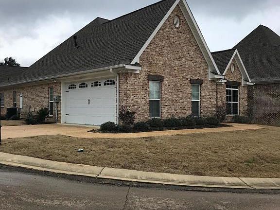 3rd image of 322 Leigh Ln