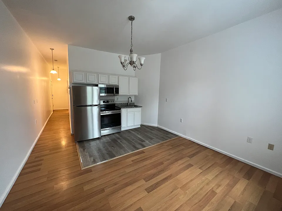 150 4th St