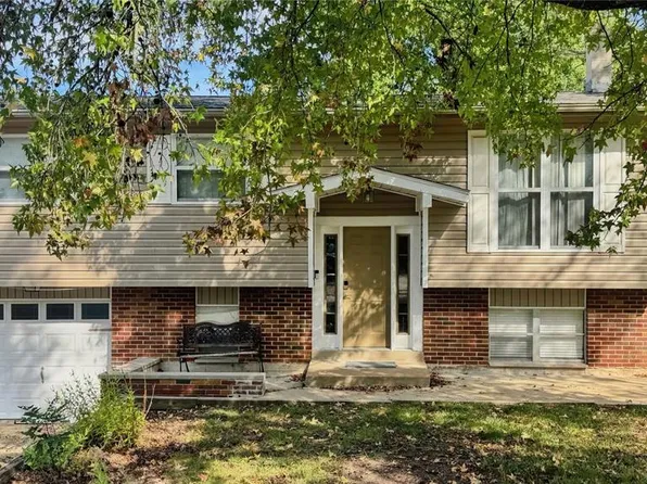 1093 Orchard Trl, Pevely, MO 63070