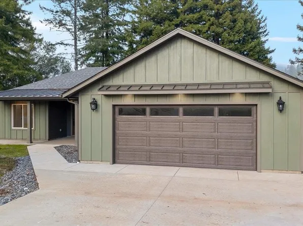 130 Skookum Ln, Crescent City, CA 95531