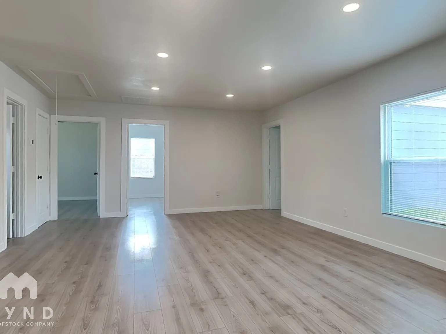 3 bed, 1.0 bath, 1450 sqft, $2,450 — Photo 2