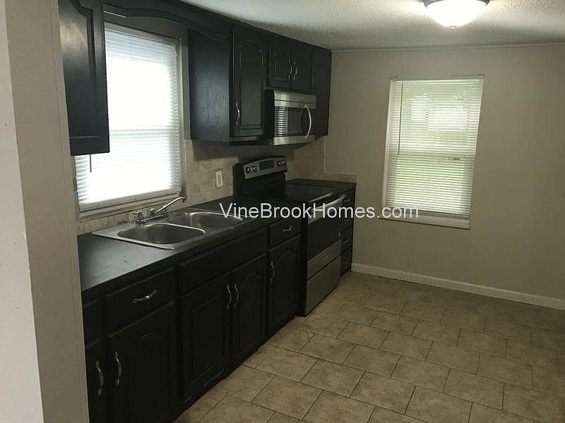 1st image of 1624 N 82nd St