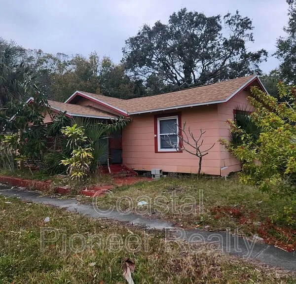 701 Newton Ave S — Photo 1
