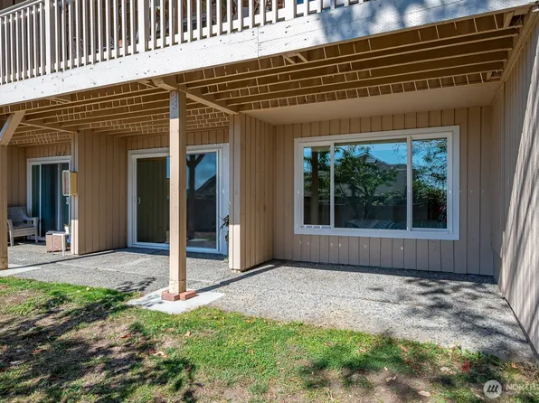 1188 SE Pioneer Way #103, Oak Harbor, WA 98277