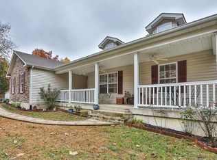 26396 Lake Valley Dr, Warrenton, MO 63383