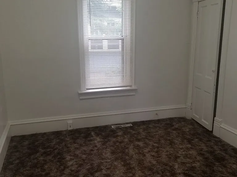 1702 Norwood St — Photo 6