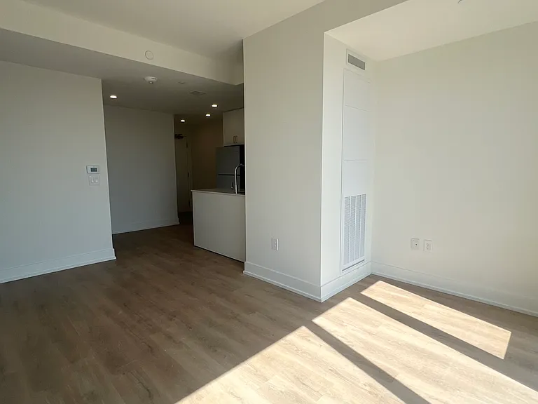 2070 Scott St — Photo 28