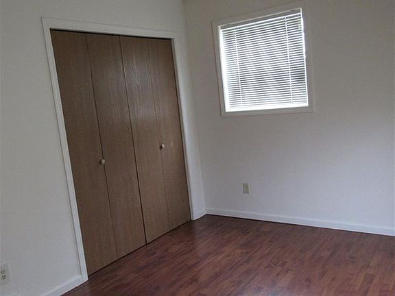 4th image of 1309 Greenwich St