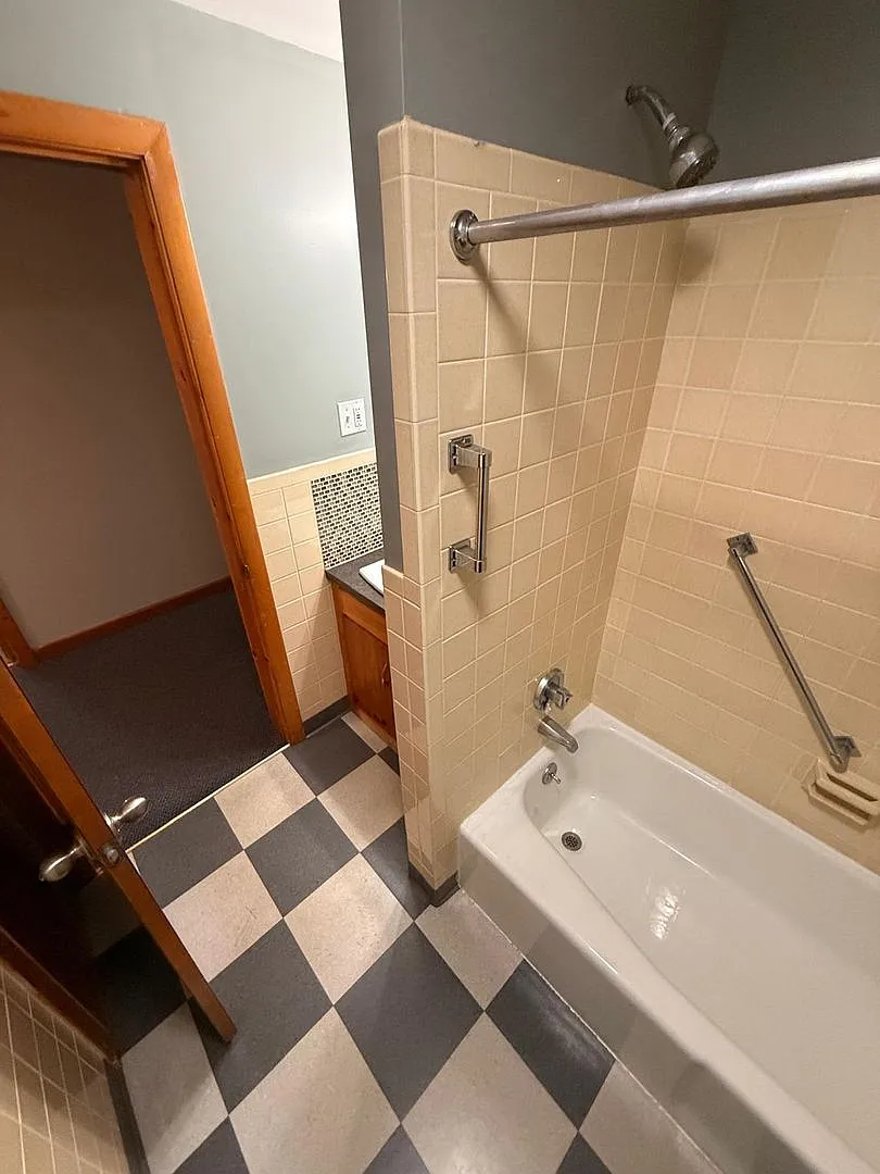 122 Main St Charlemont — Photo 3