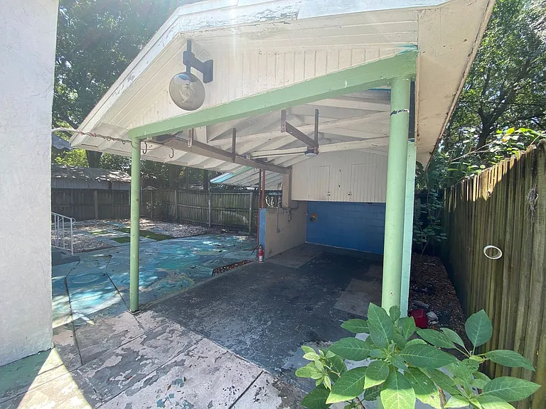 1003 E Columbus Dr — Photo 8