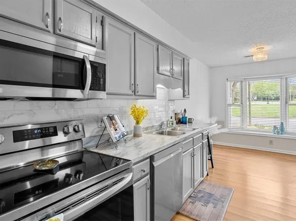 814 Guilford College Rd APT 133, Greensboro, NC 27409