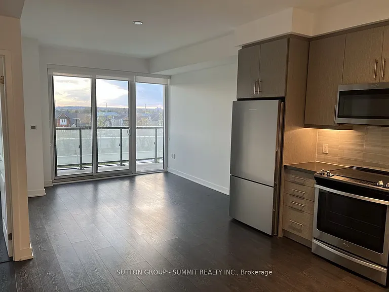 85 Oneida Cres #401 — Photo 9