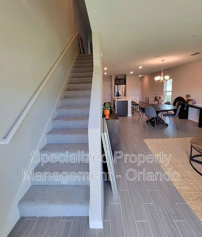 3 bed, 2.5 bath, 1489 sqft, $1,950 — Photo 2