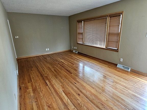3rd image of 2773 17th Ave N