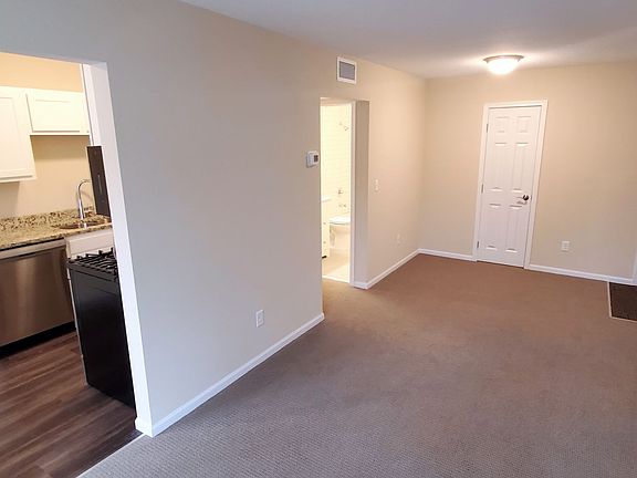 5th image of 2902 Polk St NE #803d28e7d