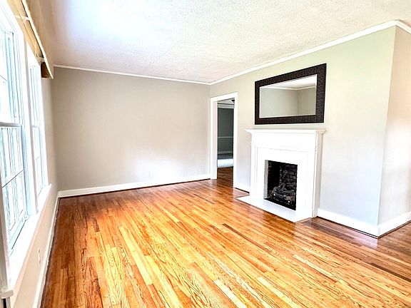 5th image of 206 Bay St