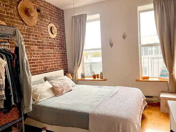 4th image of 751 Manhattan Ave #2R