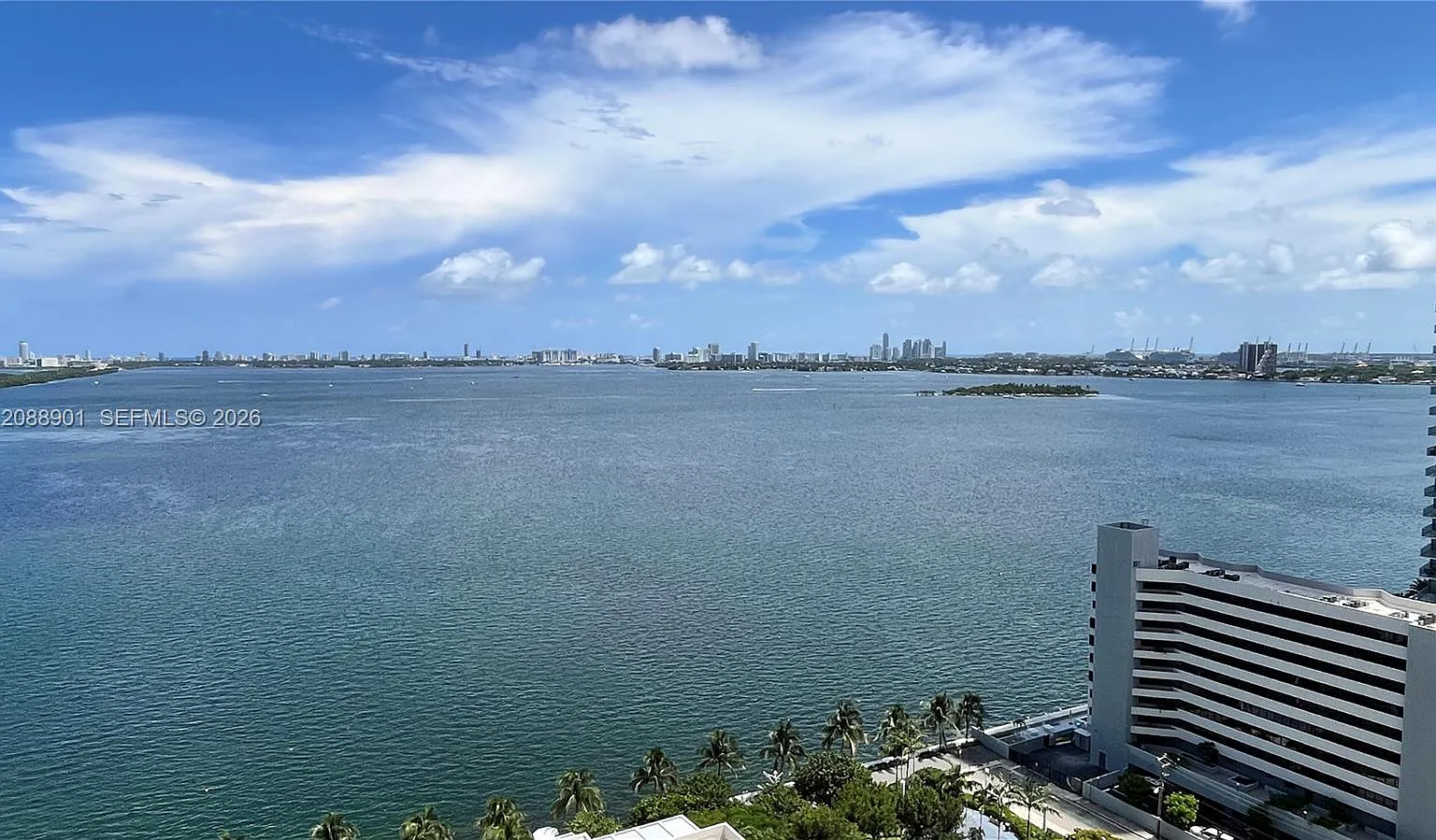 Paraiso Bay Condo — Photo 1