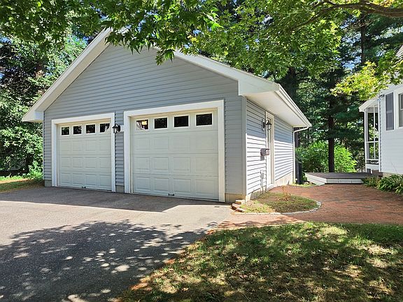 4th image of 55 Pine Hill Rd