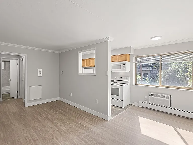 1635 Cook — Photo 30