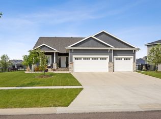 2781 Golden Ln S, Fargo, ND