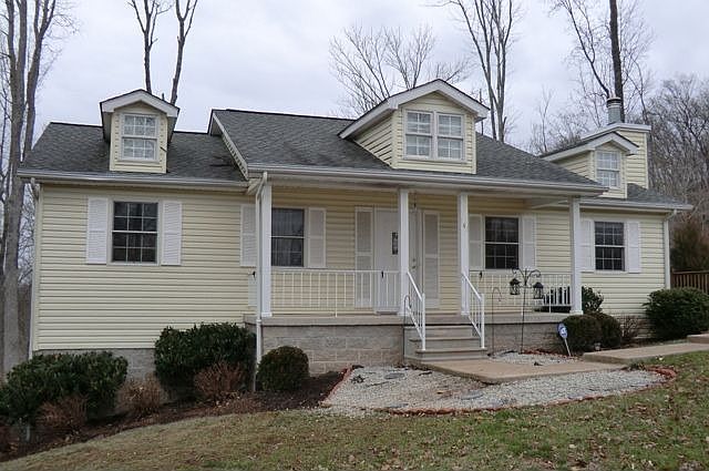 1st image of 141 Gilchrist Ave