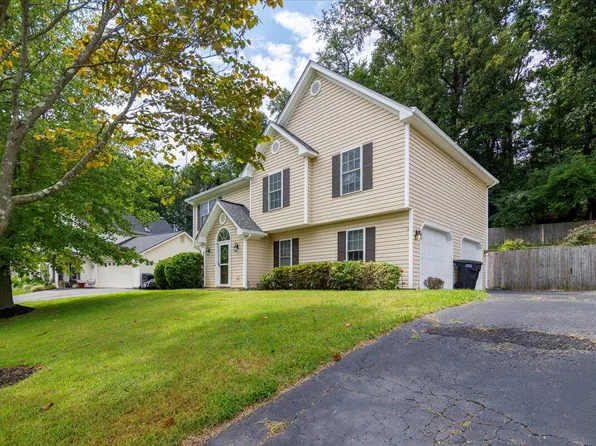 3116 Valley Stream Dr, Roanoke, VA 24014