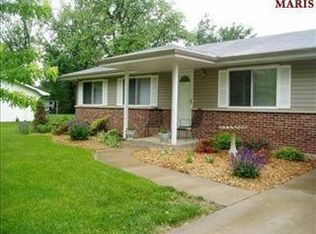 20 Maple St, Saint Peters, MO 63376