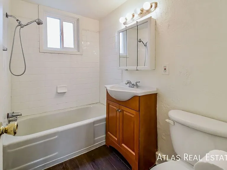 1459 Roberta St — Photo 8