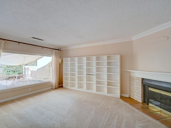 3rd image of 4421 Walden Ln NE