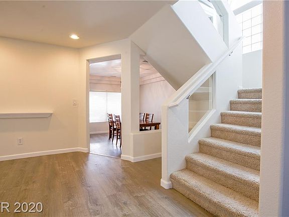 4th image of 10635 Penfolds St