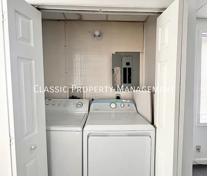 1832 W 3rd St — Photo 9