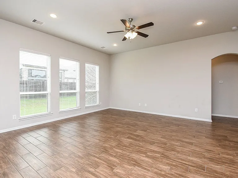 4442 Buentello Dr — Photo 31