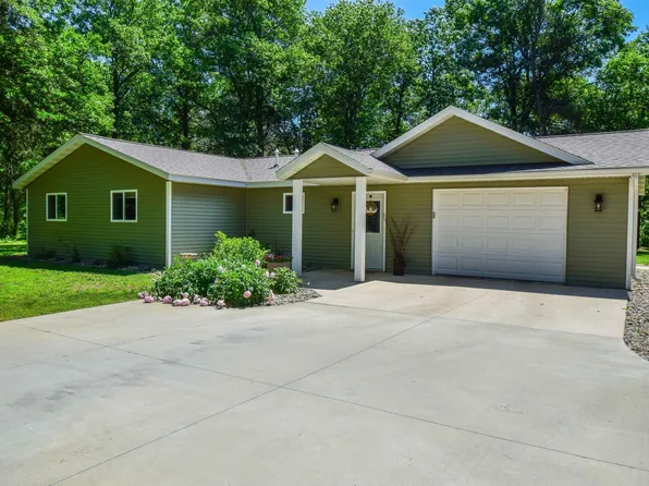 850 E Blueberry River Dr, Menahga, MN 56464