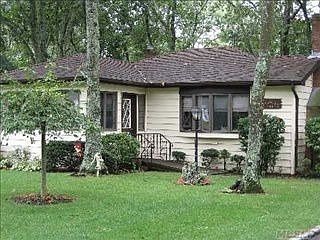 2nd image of 1000 Marlene Ln