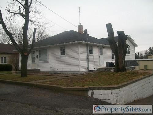 3rd image of 208 S East St