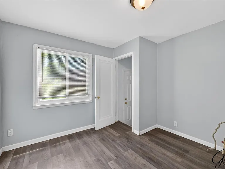 16212 Maddelein St — Photo 9