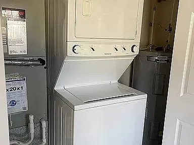 1540 W Market St - 1540 W Market Street — Photo 3