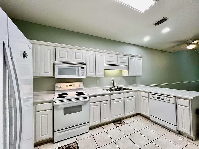 444 Clubhouse Dr #3C — Photo 5